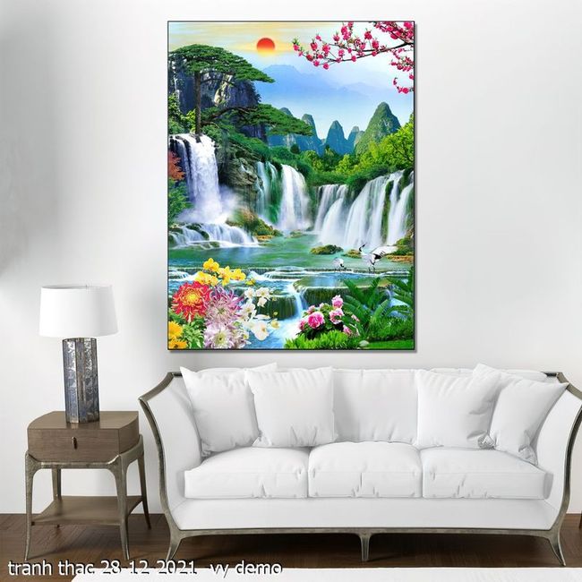 tranh phong thuy thac 28 12 2021  vy